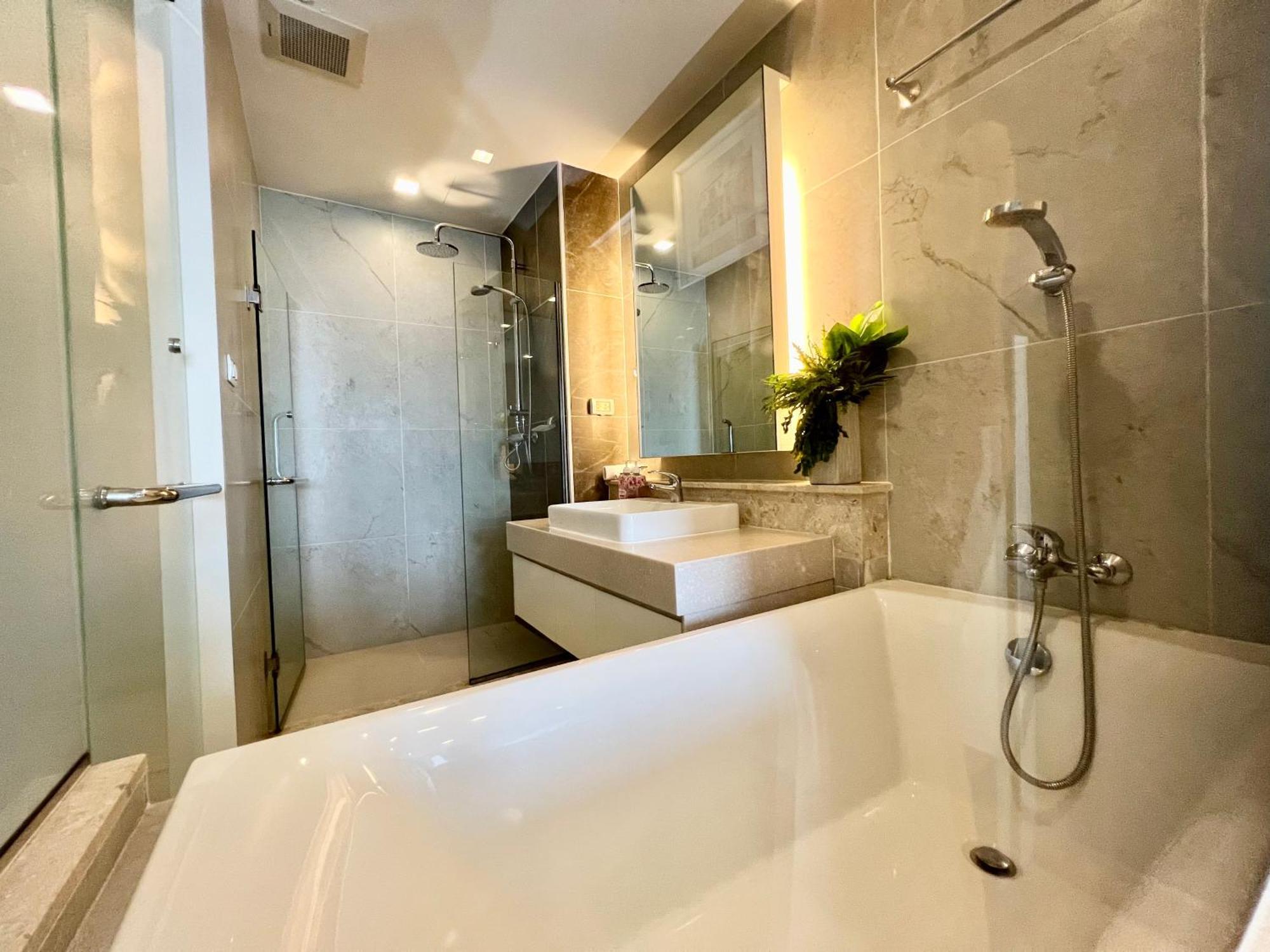 Cozy Luxury Condo @ The Astra Chiang Mai Exteriör bild